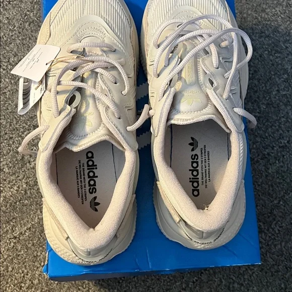 BNWT Adidas Ozweego sneakers. US men’s 10 - Picture 4 of 6